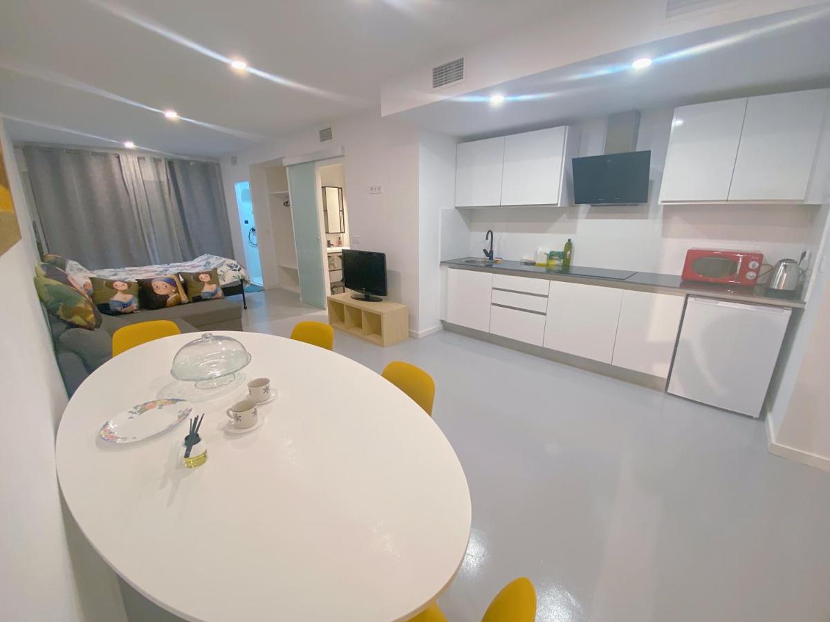 El Carrer del Canonge Hug Hotel2022 المظهر الخارجي الصورة